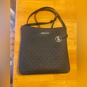 Micheal kors black jet set lg travel bag